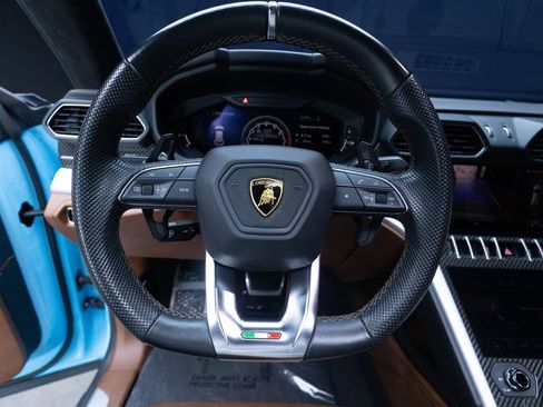 Used 2021 Lamborghini Urus AWD/4WD image 17