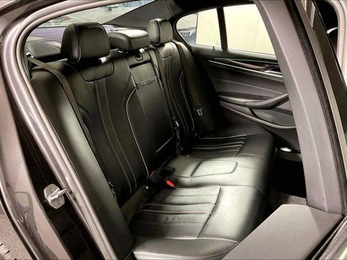 Used 2019 BMW 530e 530e iPerformance image 26