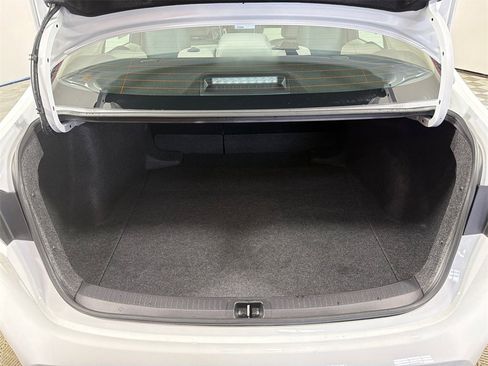 Used 2025 Toyota Corolla LE image 18
