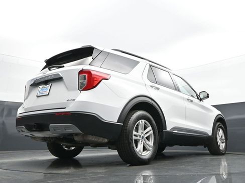 Used 2023 Ford Explorer XLT w/ Equipment Group 202A AWD/4WD image 36