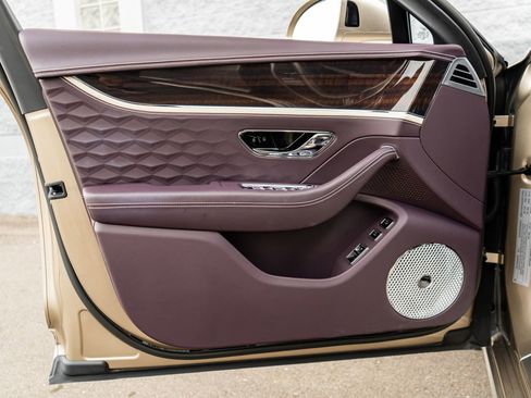 Certified 2025 Bentley Flying Spur Plug-In Hybrid AWD/4WD image 24