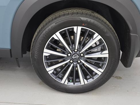 New 2026 Nissan Pathfinder Platinum image 35