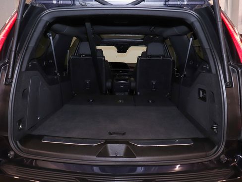 Used 2022 Cadillac Escalade ESV Premium Luxury image 32