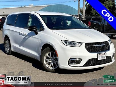 Used 2024 Chrysler Pacifica Touring-L