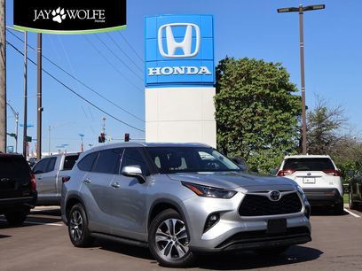 Used 2022 Toyota Highlander XLE