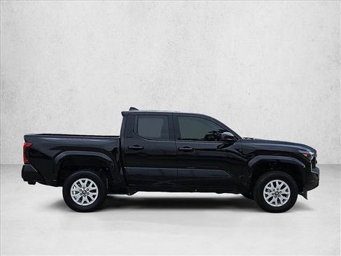 Used 2025 Toyota Tacoma SR5 AWD/4WD image 4