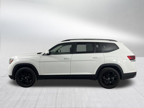 Certified 2023 Volkswagen Atlas SE w/ Black Wheel Package image 4