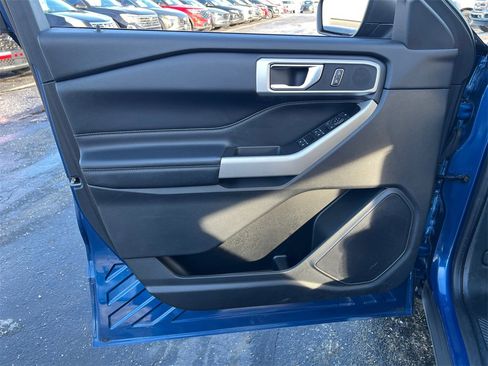 Used 2020 Ford Explorer XLT w/ Equipment Group 202A image 11