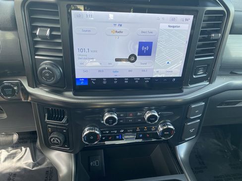 Used 2025 Ford F150 Lariat w/ Equipment Group 501A Mid image 20