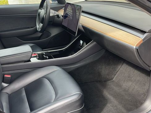 Used 2017 Tesla Model 3 Long Range image 26