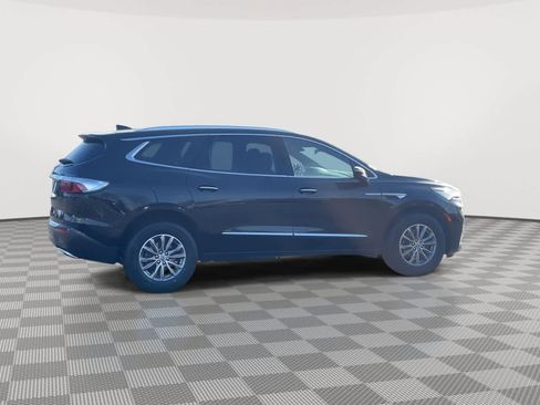 Used 2023 Buick Enclave Essence image 9