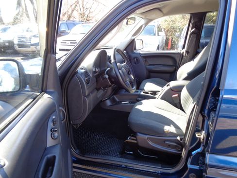 Used 2003 Jeep Liberty Sport image 13