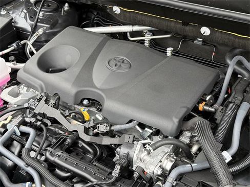 Certified 2025 Toyota RAV4 LE image 25