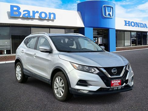 Used 2021 Nissan Rogue Sport SV image 1