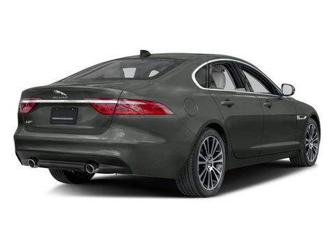 Used 2016 Jaguar XF Prestige RWD image 2