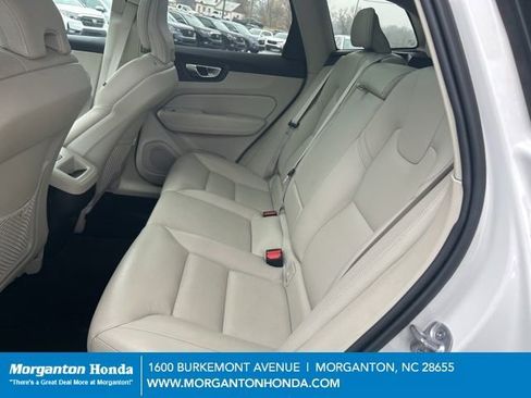 Used 2024 Volvo XC60 B5 Plus image 27