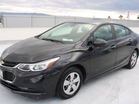 Used 2017 Chevrolet Cruze LS image 6