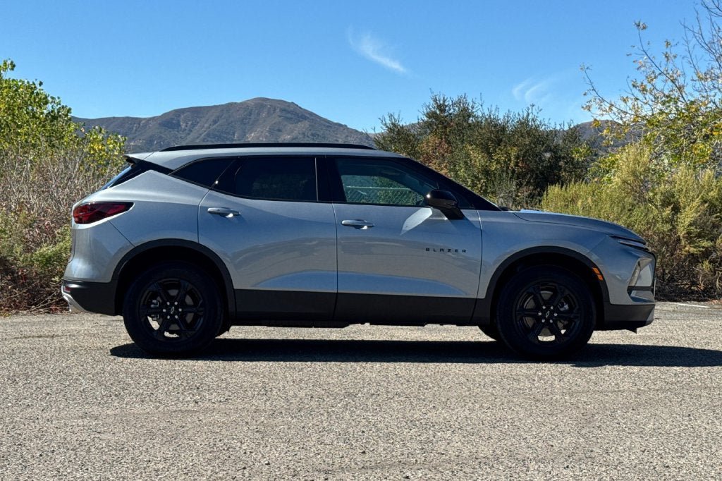 New 2026 Chevrolet Blazer LT w/ Midnight/Sport Edition FWD image 3