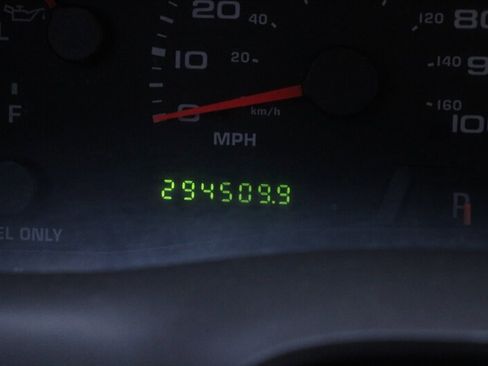 Used 2002 Ford F350 XLT image 7