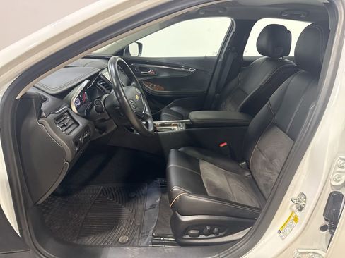 Used 2014 Chevrolet Impala LT w/ Premium Seating Package image 23