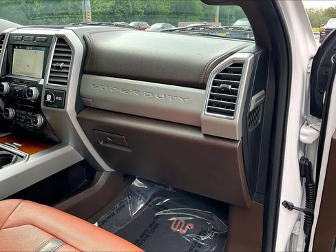 Used 2018 Ford F250 King Ranch w/ King Ranch Ultimate Package AWD/4WD image 19