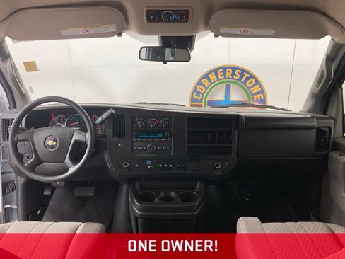 Used 2025 Chevrolet Express 3500 LT w/ LT Preferred Equipment Group RWD image 6