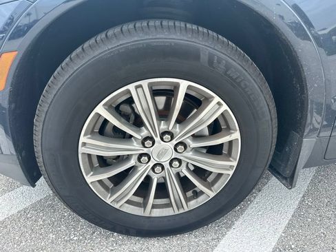 Used 2017 Cadillac XT5 Luxury w/ Driver Awareness Package FWD image 12