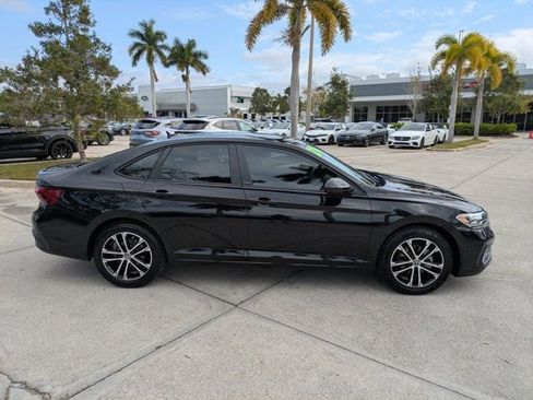Used 2024 Volkswagen Jetta Sport image 3