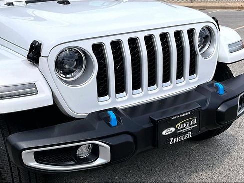 Used 2023 Jeep Wrangler Unlimited Sahara AWD/4WD image 29