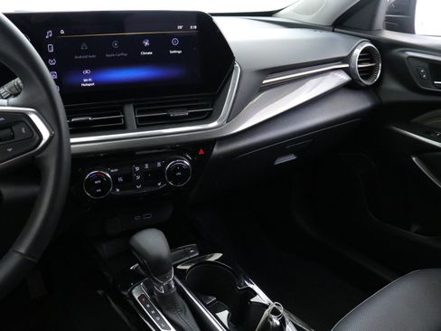 Used 2024 Chevrolet Trax ACTIV w/ Driver Confidence Package image 18