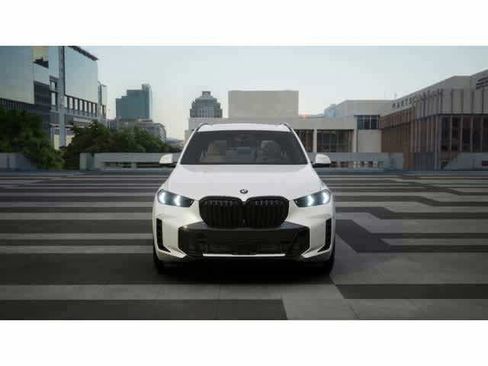 Used 2026 BMW X5 xDrive40i w/ M Sport Package AWD/4WD image 3