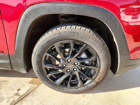 Used 2024 GMC Terrain SLT w/ Elevation Edition AWD/4WD image 9