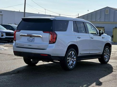 Used 2022 GMC Yukon SLT w/ SLT Premium Package image 5