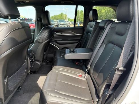 Used 2024 Jeep Grand Cherokee Limited 4xe AWD/4WD image 17
