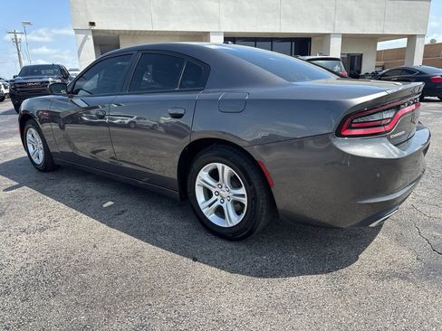 Used 2020 Dodge Charger SXT w/ Leather Interior Group RWD image 12