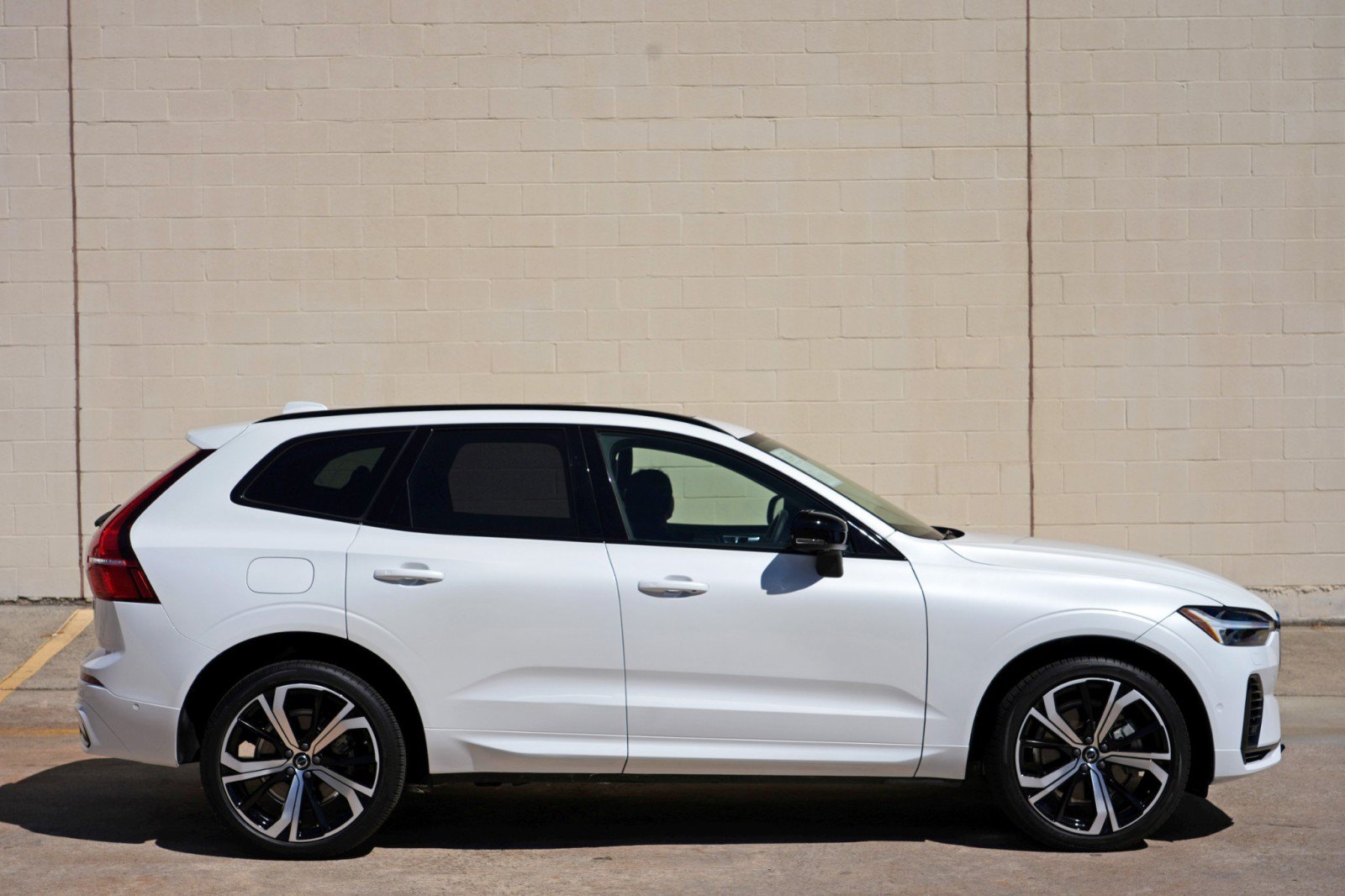 Used 2024 Volvo XC60 T8 Ultimate w/ Protection Package Premier AWD/4WD image 52