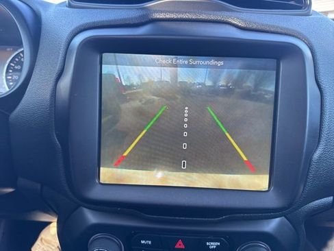 Used 2018 Jeep Renegade Limited w/ UConnect 8.4 Nav Group image 27