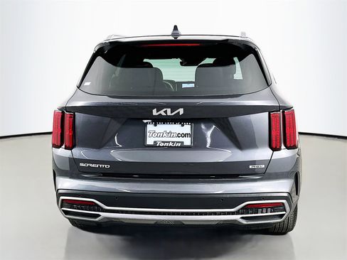 Used 2023 Kia Sorento SX Prestige image 6