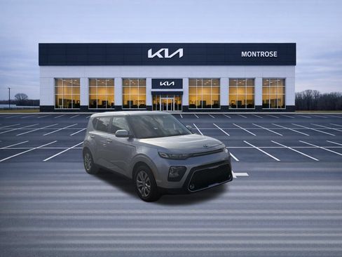 Used 2020 Kia Soul LX FWD image 3