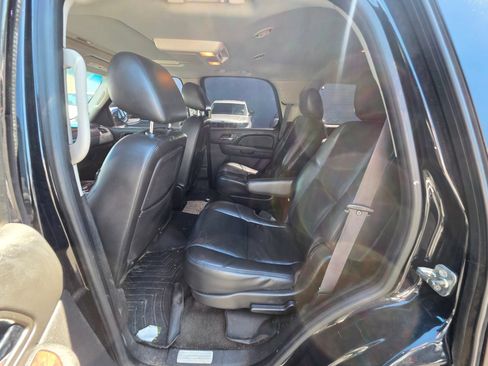 Used 2011 Chevrolet Tahoe LTZ AWD/4WD image 14