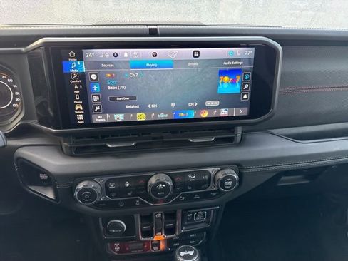 Used 2024 Jeep Wrangler Unlimited Rubicon image 7