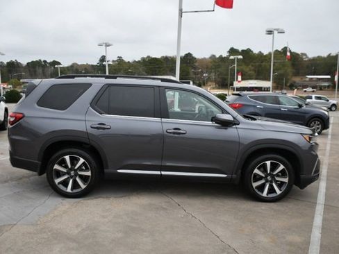 Used 2023 Honda Pilot Elite image 6