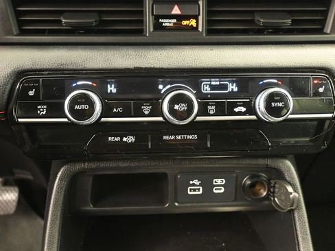 Certified 2025 Honda Pilot Sport image 16