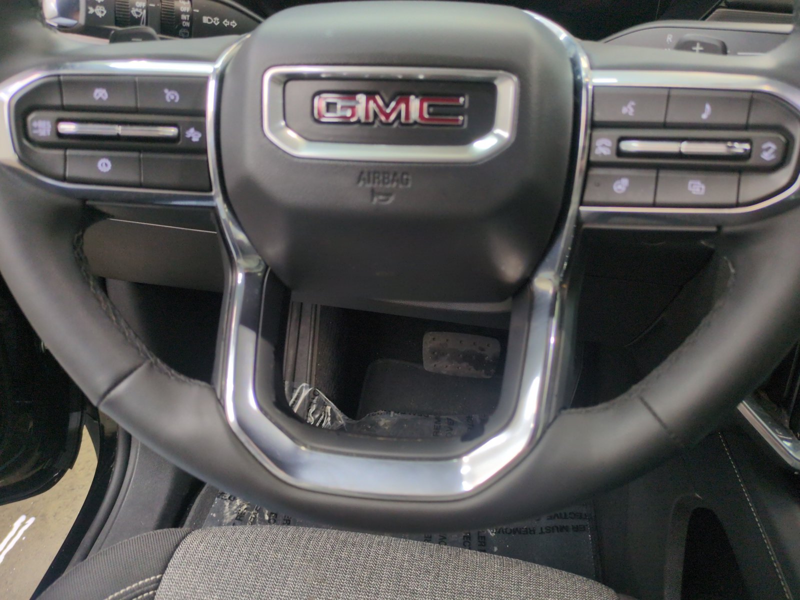 Used 2025 GMC Acadia Elevation AWD/4WD image 14