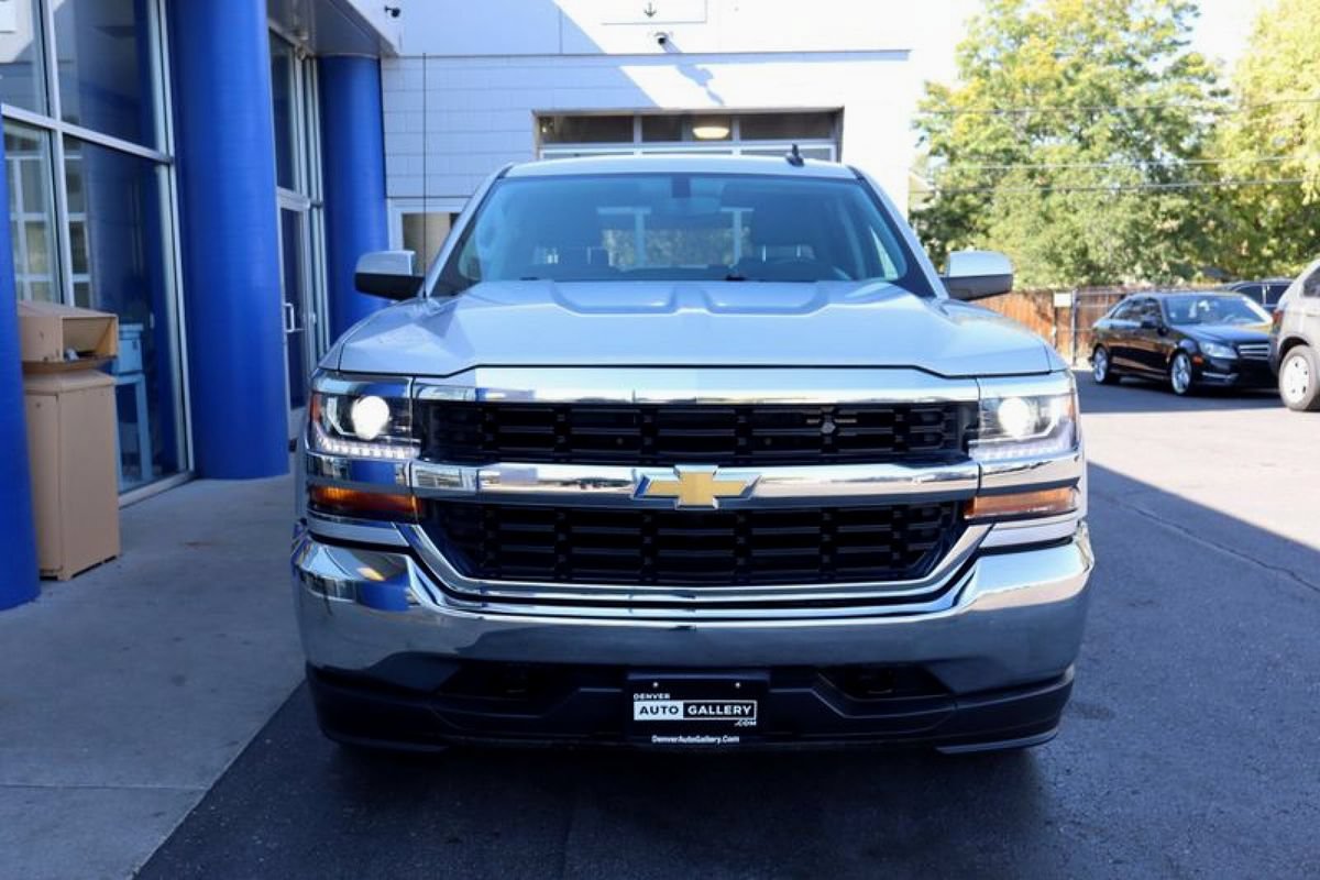 Used 2018 Chevrolet Silverado 1500 LT w/ Trailering Package AWD/4WD image 7