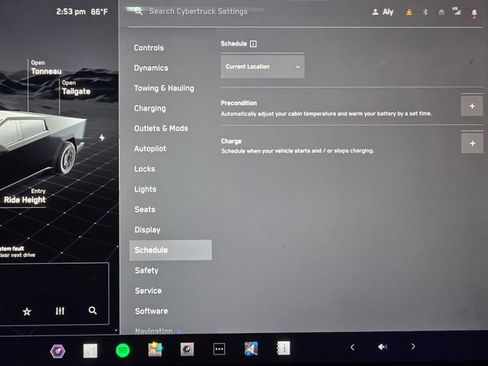 Used 2024 Tesla Cybertruck AWD Crew Cab image 38