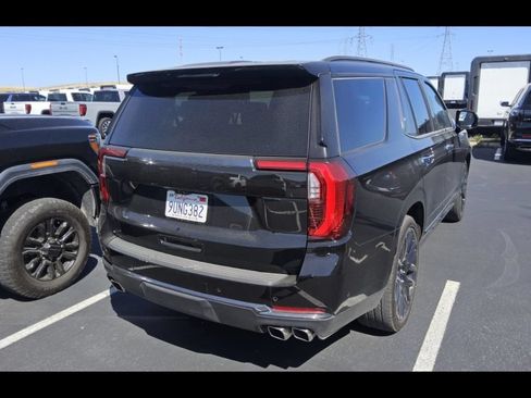 Used 2025 GMC Yukon Denali Ultimate AWD/4WD image 9