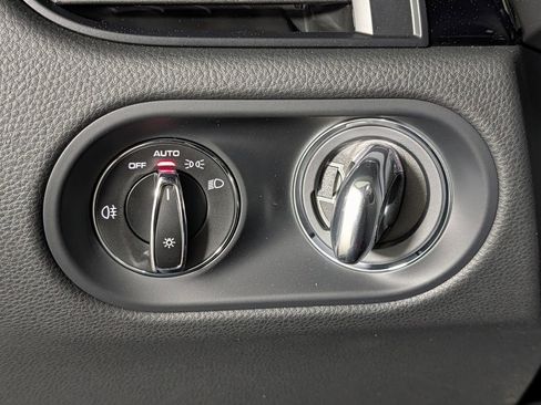 New 2026 Porsche Macan image 33