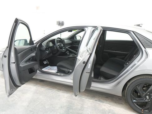 New 2026 Hyundai Elantra SEL Sport Premium FWD image 20