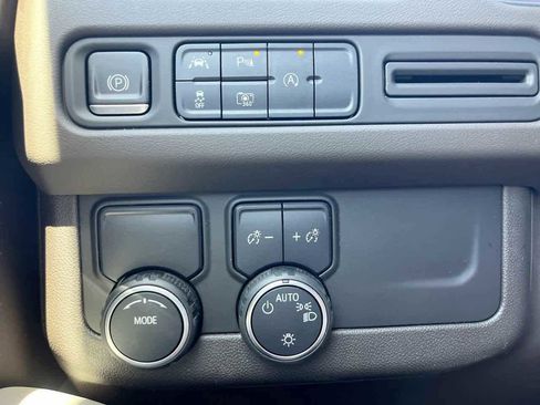 Used 2023 Chevrolet Tahoe LT w/ Luxury Package RWD image 26